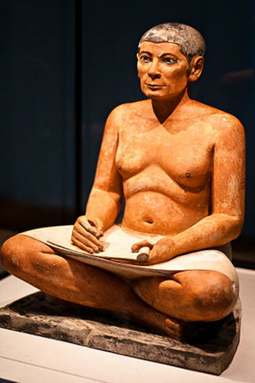 <쪼그려 앉아 있는 서기관(Le scribe accroupi)>(BC 2600-BC 2350)