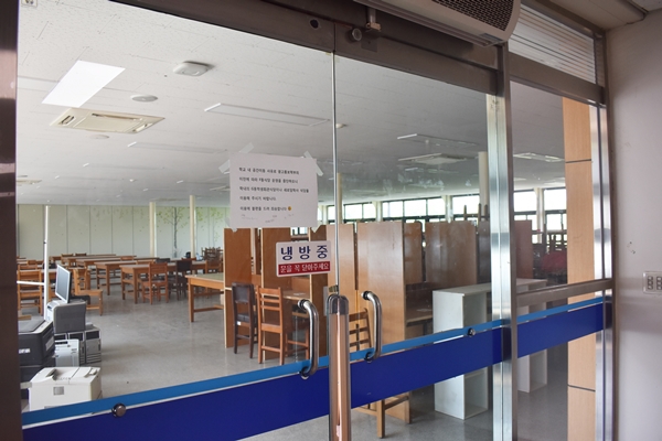 ▲지난 5월, 세종캠퍼스 F동 4층 구(舊) 학생 식당이 공간 활용없이 방치된 모습