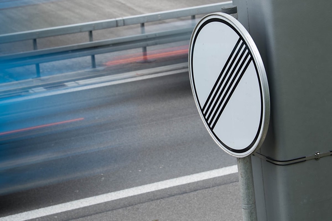 ▲독일 고속도로의 속도 무제한 표지판