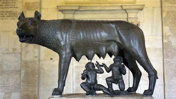 <늑대의 젖을 먹고 있는 로물루스와 레무스>/카피톨리니 박물관 소장