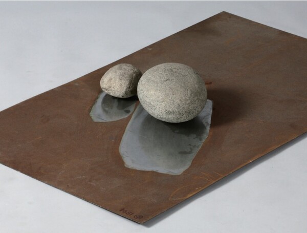 ▲ 박현기, '무제', 1980년, 돌, 금속, 90x120cm