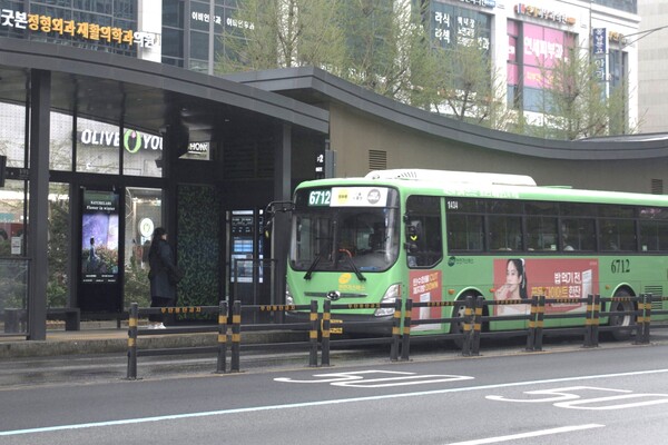 ▲ 서울을 돌아다니는 6712번 버스